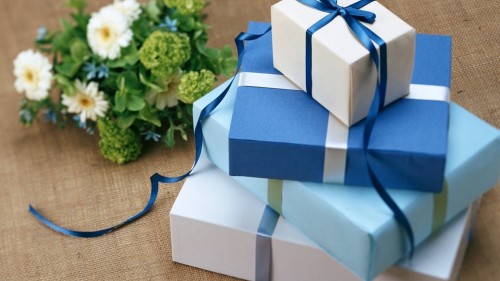 holiday gift bouquet box 1350x2400
